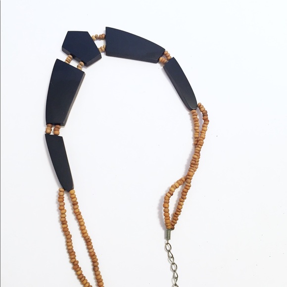 Mother of pearl toggle collar necklace - Picture 4 of 4